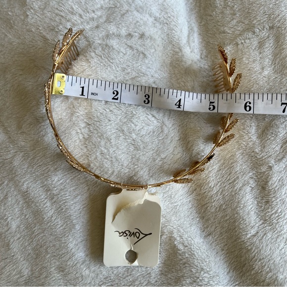 Lovisa Gold Leaf Head Piece - Picture 4 of 12